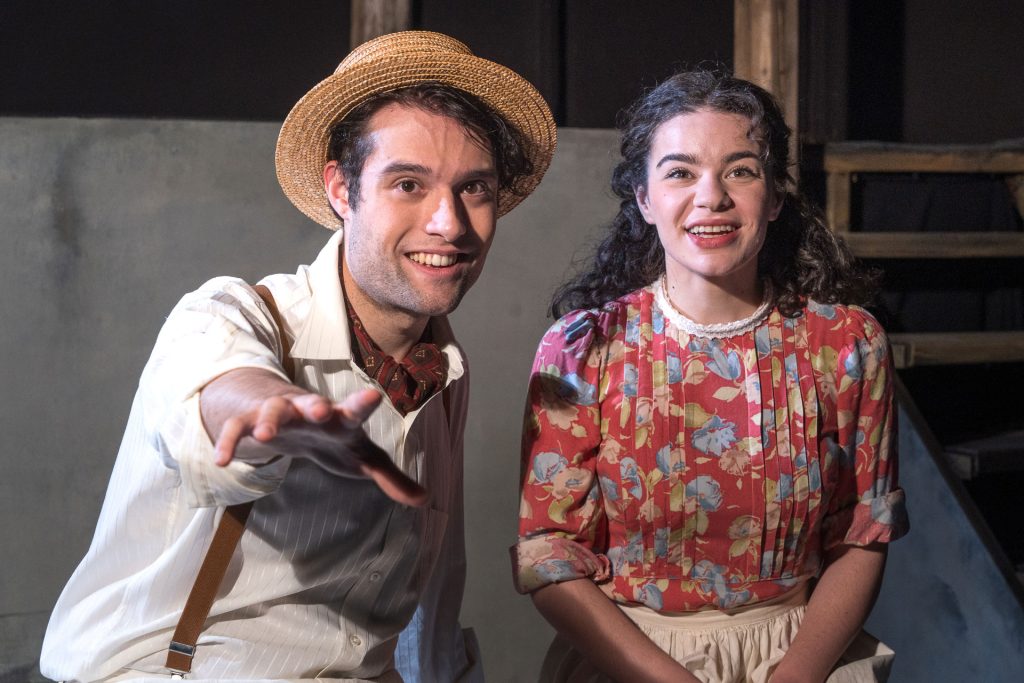 mytheatro.gr ~ Κριτική “Χορεύοντας στη Λούνασα” Κάτια Σωτηρίου